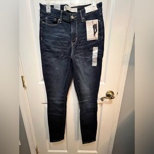 Women’s jeans Levi’s high rise skinny size 8 brand new